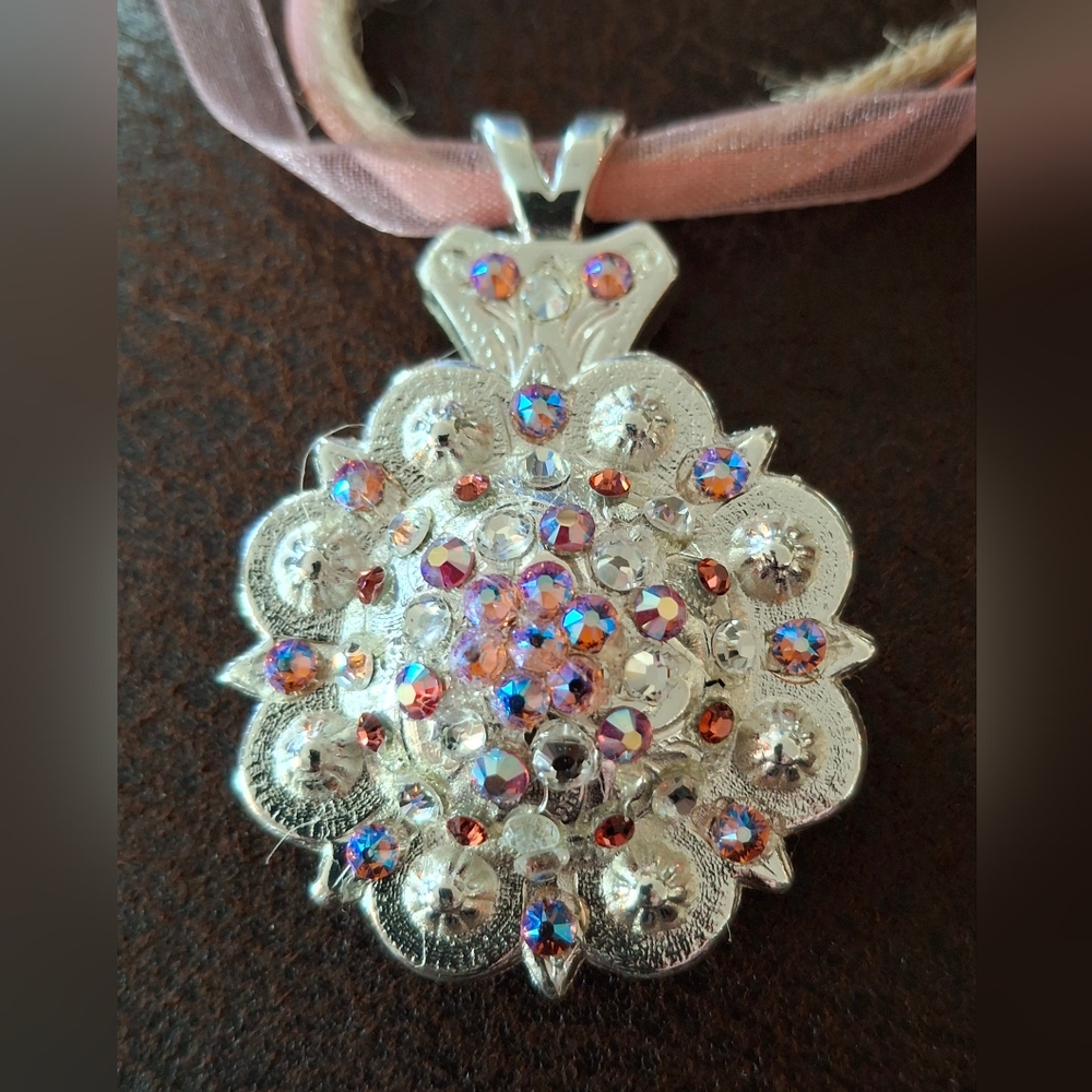 Elegant Silver and Pink Crystal Pendant Necklace